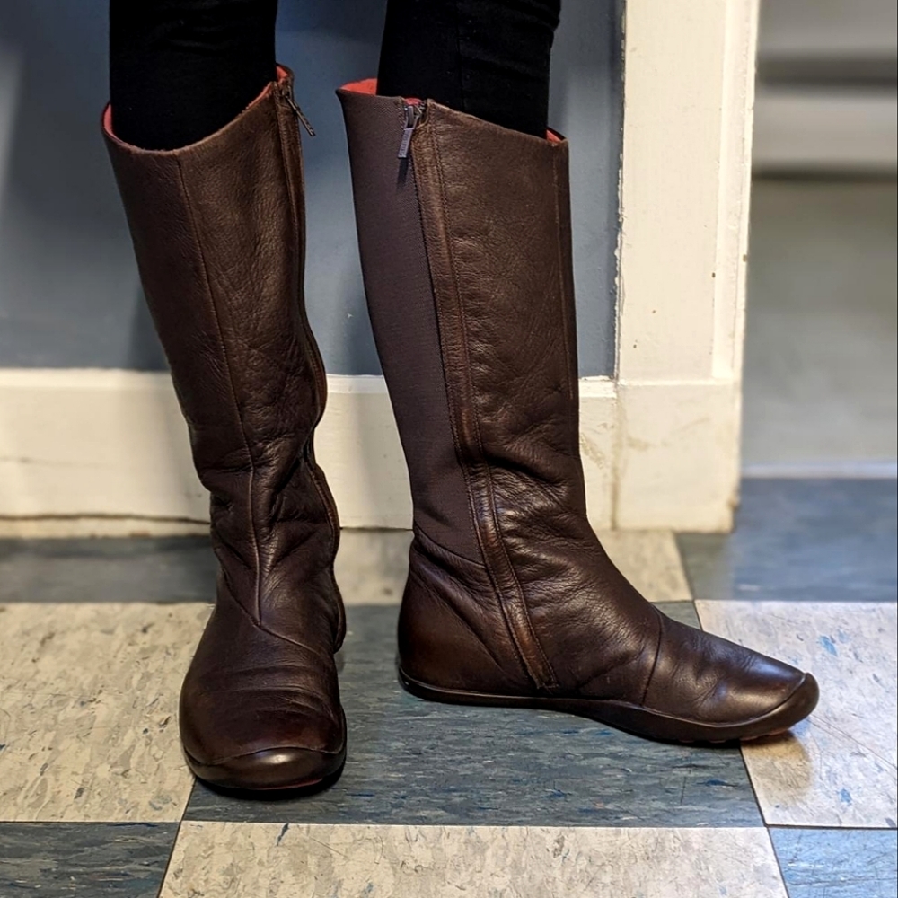 Tsubo Brown Leather Boot, Size 7